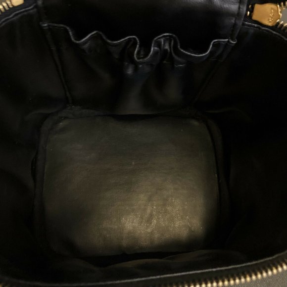 Nearly unused Chanel Caviar Timless Vanity - Picture 7 of 9